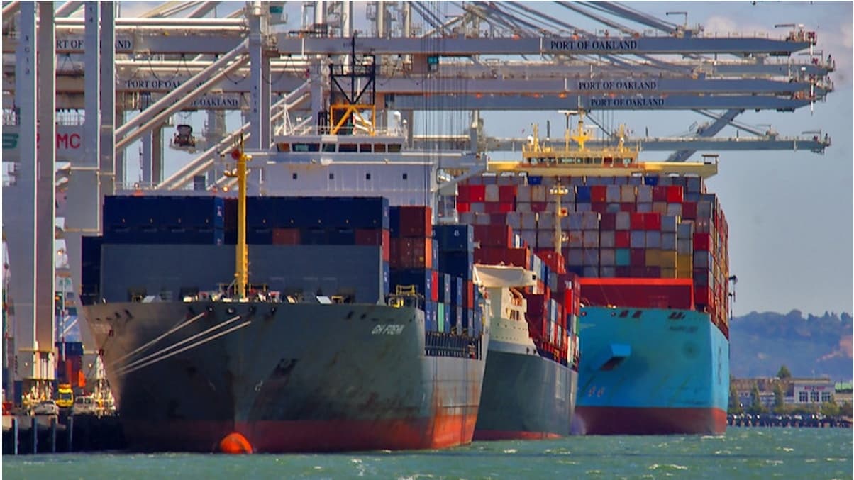Port Efficiency Lessons: Oakland Exports Outpace Imports Despite Fewer Calls