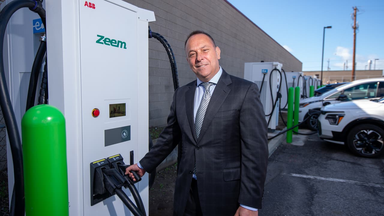 Heavy-Duty EV Infrastructure Shifts as Regulations Reshape Fleet Economics
