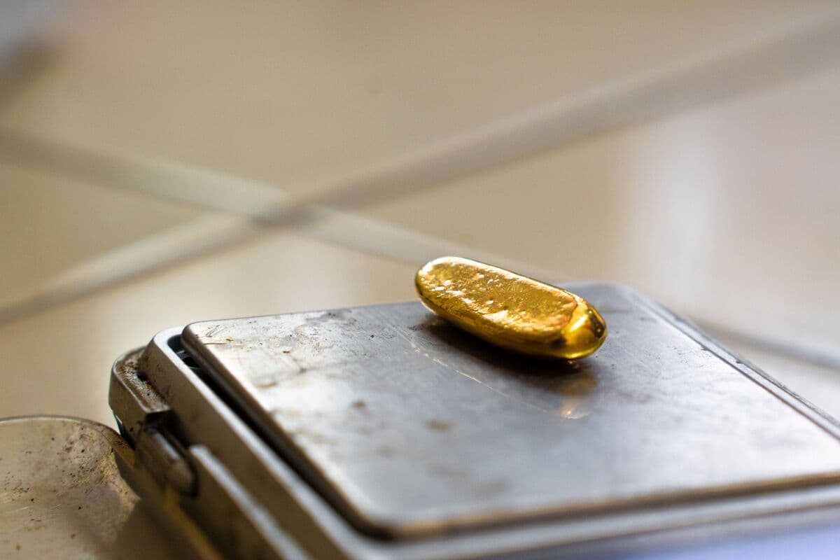 Gold Holds Steady Amid US-Iran Talks Uncertainty