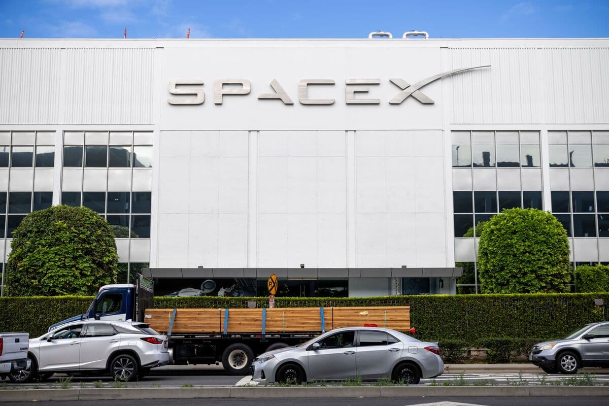 SpaceX's AI Division Poised for Explosive Growth, Wall Street Says