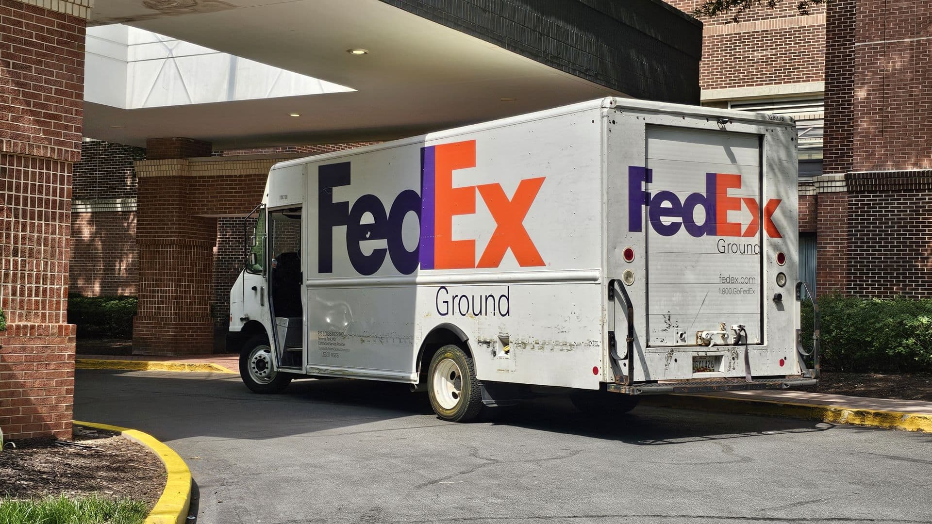 FedEx Revenue Gains on Premium Services and Higher Volumes