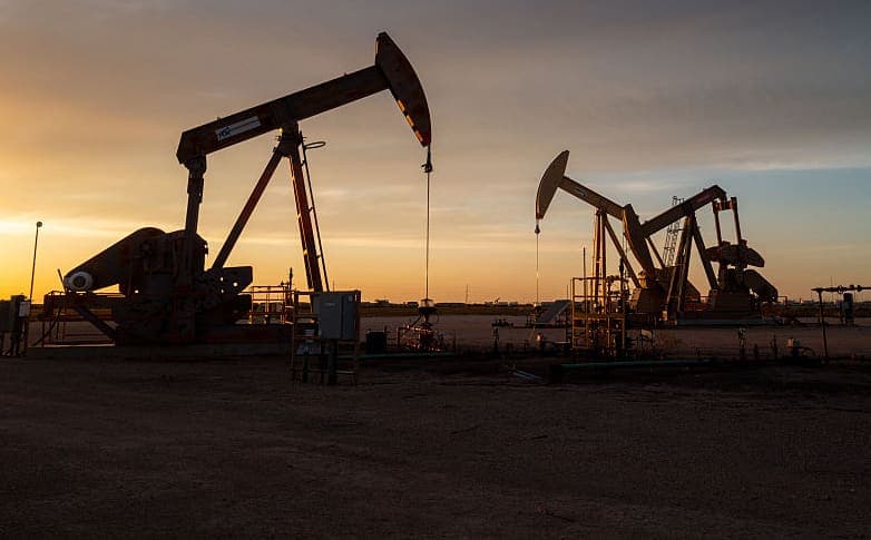 Brent Crude Surges Above $90 Amid Escalating U.S.-Iran Tensions