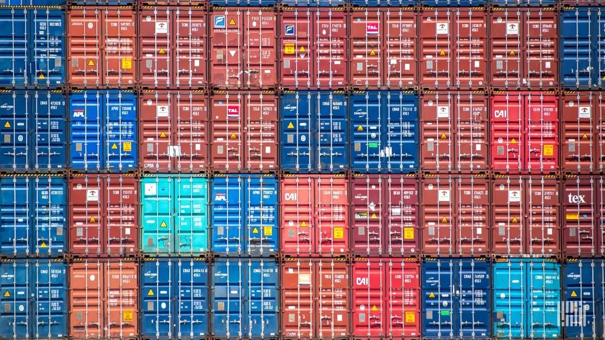 Ocean Container Rates Jump $1,000 Weekly as Peak Season Intensifies