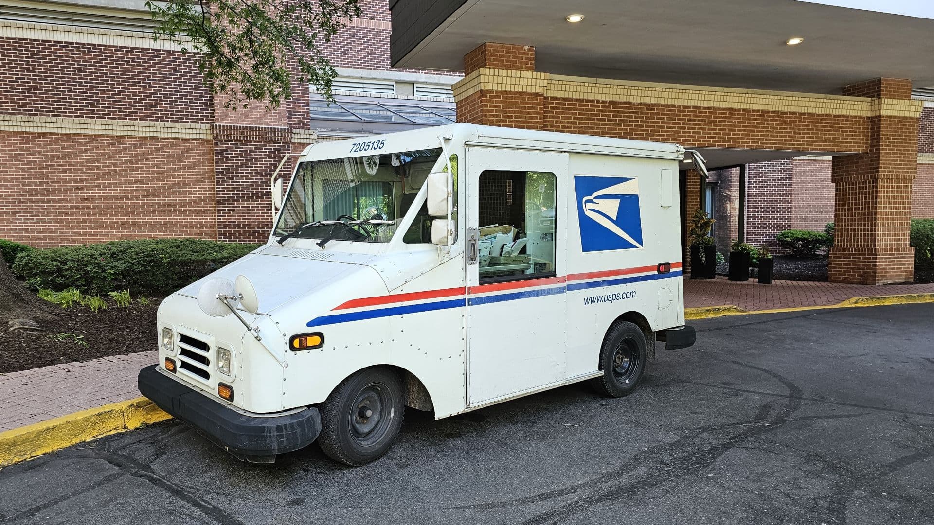 USPS Lands $10B DHL Contract, Signals Shift in Parcel Strategy