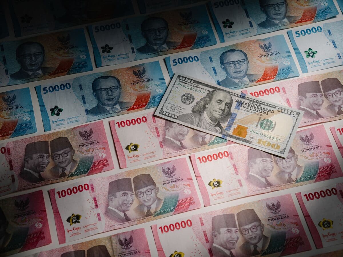 Indonesian Rupiah Volatility Signals Risk for Miami Traders