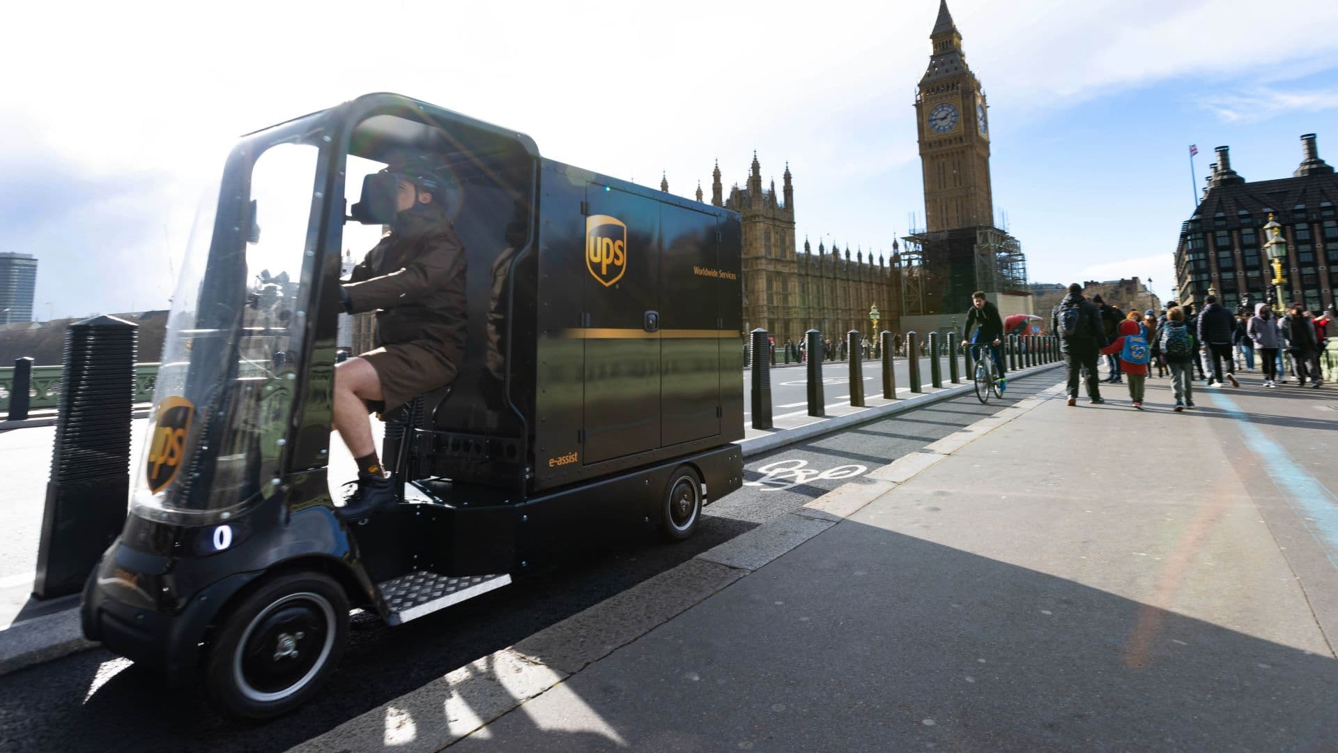 UPS Weighs UK Delivery Outsourcing Strategy