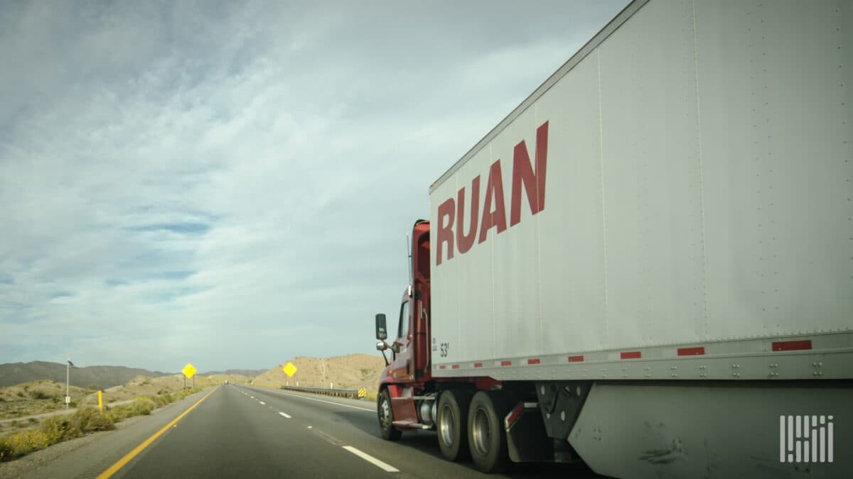 Ruan Adds Customs Brokerage to Cross-Border Services