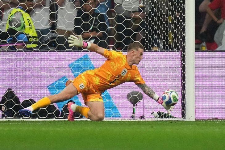 England Advances Past Mexico in World Cup Thriller