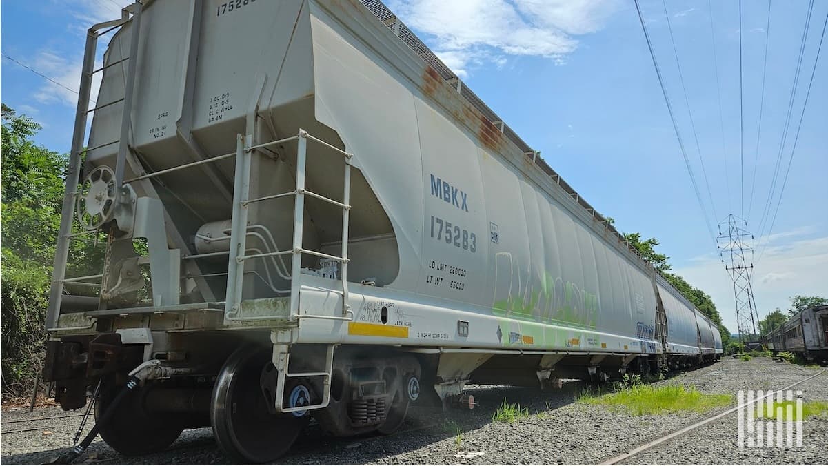 Intermodal Rail Shipments Surge as Carload Traffic Weakens